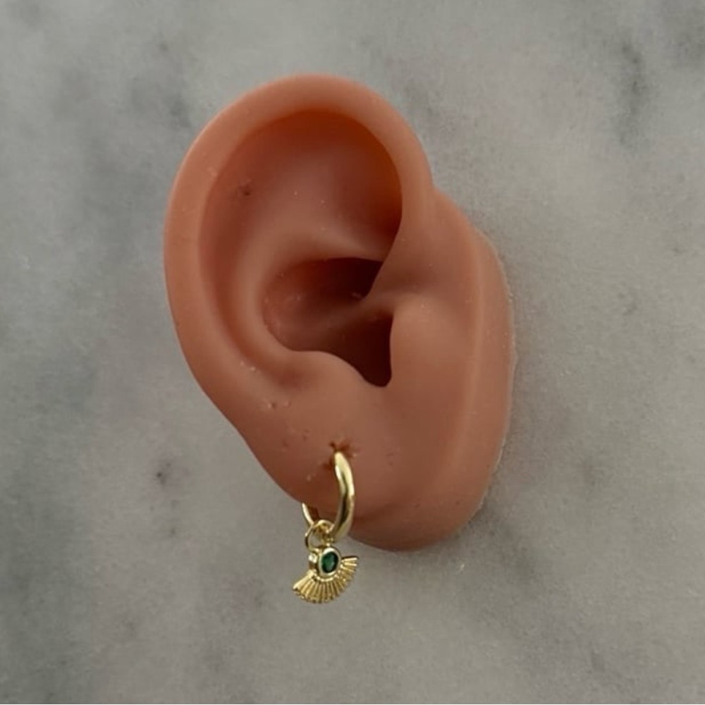 Gold Sun Burst Green Crystal Pendant Huggie Hoop Earrings 

Brand New - Picture 2 of 4